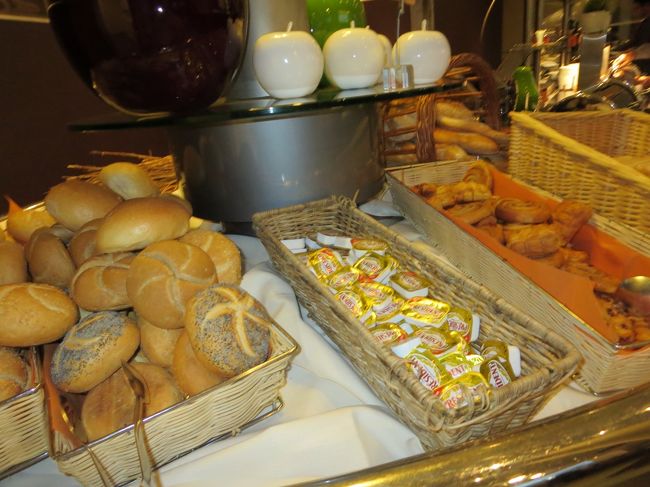 ね！おいしそうでしょ(*^_^*)<br /><br />ゼンメル見ると、ドイツに行きたくなっちゃう私です♪<br />（あ、毎日かも！）