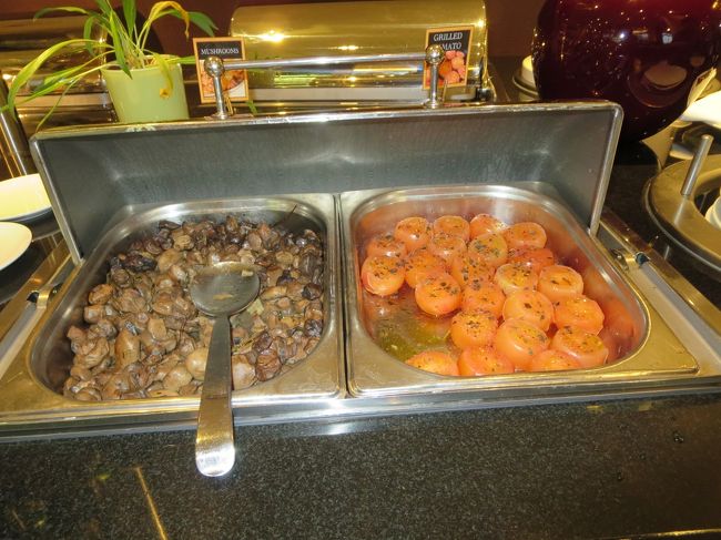 やったー！！！<br /><br />マッシュルーム！！！<br /><br />そして、隣には、大好きなトマトも♪