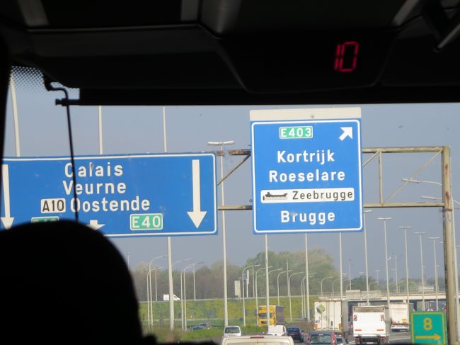 車窓より<br /><br />ブルージュの看板がヽ(^o^)丿