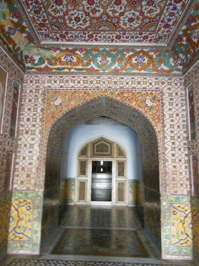 停電中とのことで、あかりがありません。