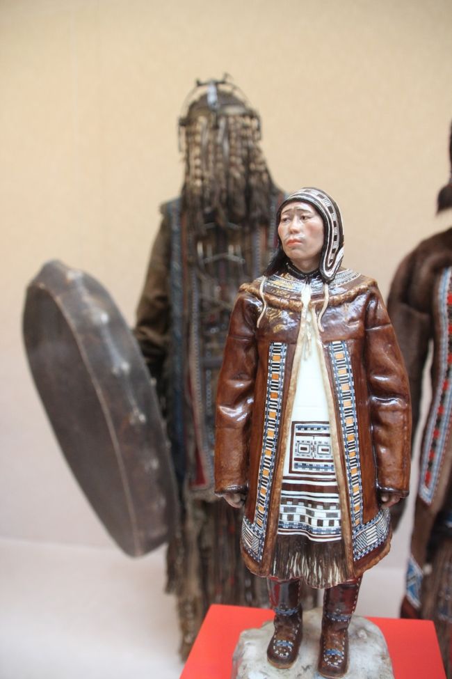 2013年ロシア旅行~13年ぶりの再訪を3年前にあきらめた旅行計画で実現【第11日目:サンクトペテルブルグ】(3)ロシア民族博物館(後編)さまざまな民族のモデル人形と美しい民芸品からコーカサスの人々の文化まで