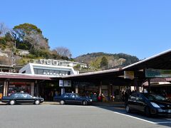 〔 湯河原駅 〕

路線バスにゆられ「湯河原駅」へ。
このまますぐに東海道本線に乗り換え、この旅最後の目的地である「小田原」へ移動します。