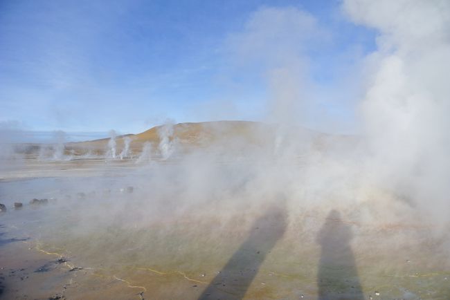 We arrived the Geiser at 7:15.  Perfect timing.  The sun is rising, it is around - 10 C, and we can see the vapor very well.  According to Patricio, around 10am on, you can see just the hot water splashing out.