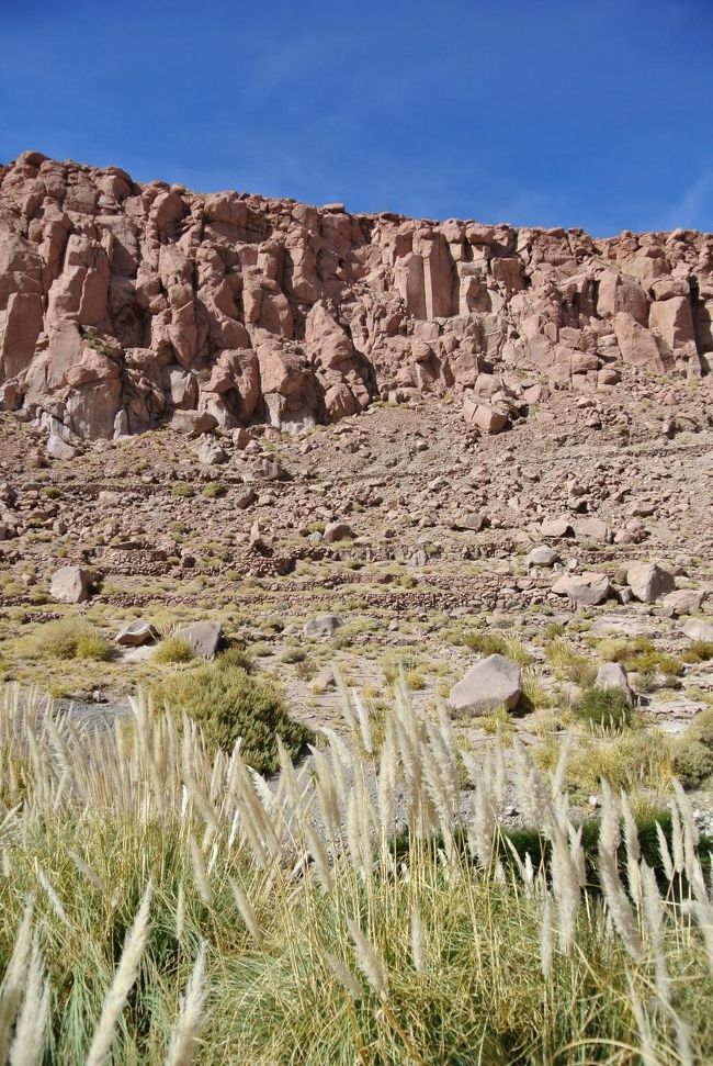 The pools are at the bottom of the valley.