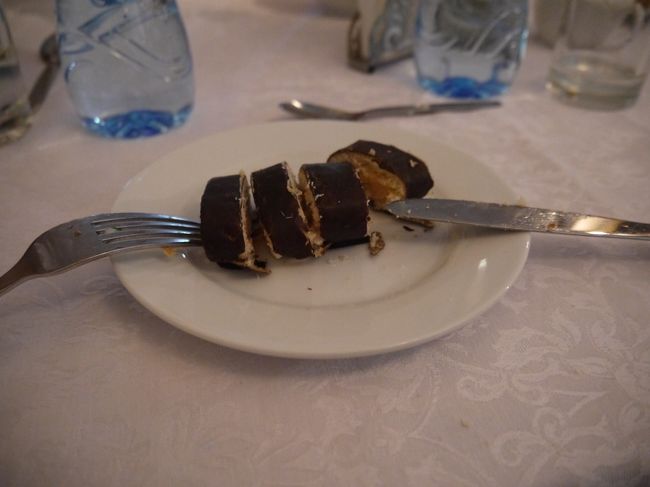 このケーキは少し甘かったです。