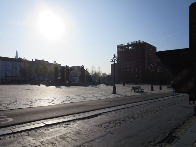 なんと、この日の夕方、私が３年前にお世話になったＭ枝さんのツアーのガイドもされるそうです！<br /><br />同じタイミングだったら、お会いしたかったな〜♪<br />一緒に、フランクフルトで食べにいったのが、懐かしく思い出されます(*^_^*)