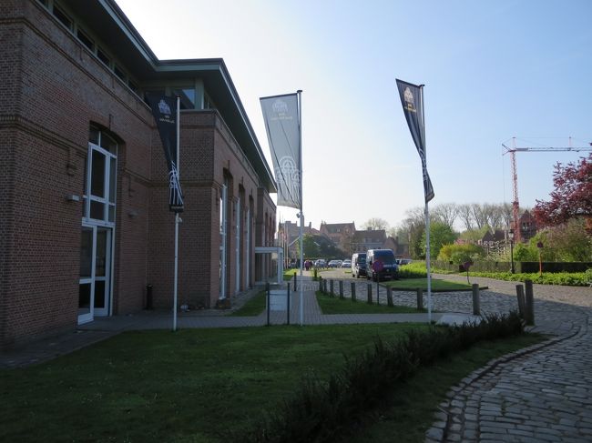 駐車場を、通らせていただきます。