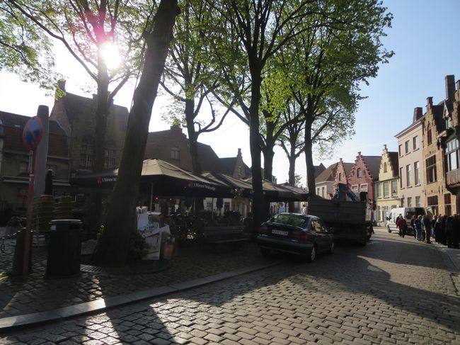 ん？！<br /><br />なにやら人だかりのできてる店が・・・