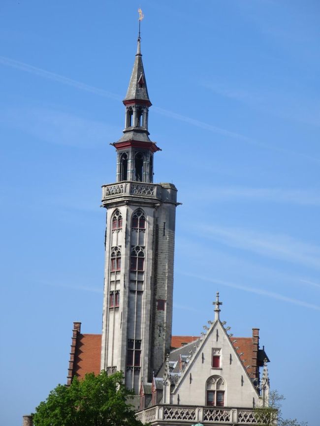 塔をアップで！