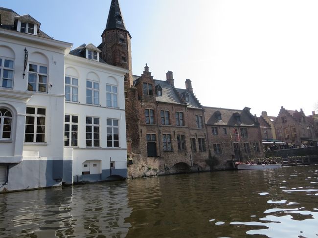 すれ違うボートとも、手を振りあったりしましたが、欧米人の方たちばかりで、他の日本人には会いませんでした。