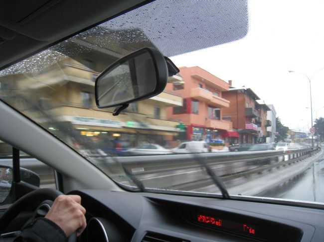 ドライブ中の車窓