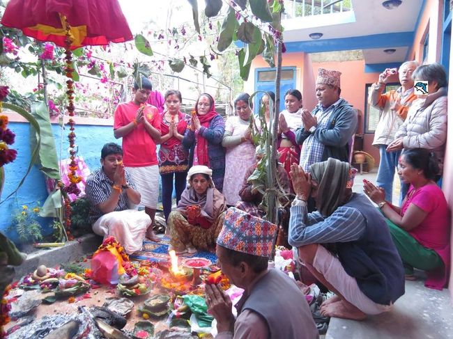 クマール家の法事？＝プジャにも特別参加させてもらい、親戚や近所の人たちにもホ ント親切にしてもらった。 