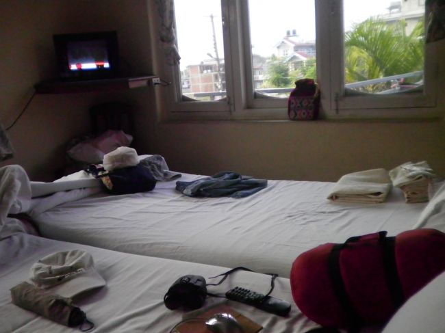 シンハ温泉に行くまで泊まっていた同じ部屋に戻り、やっと我が家に戻った気分となりました。