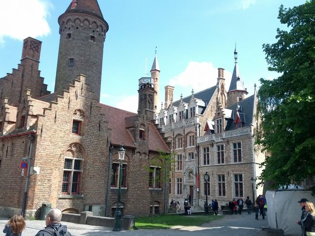 旧市街の中心方向へ行く。