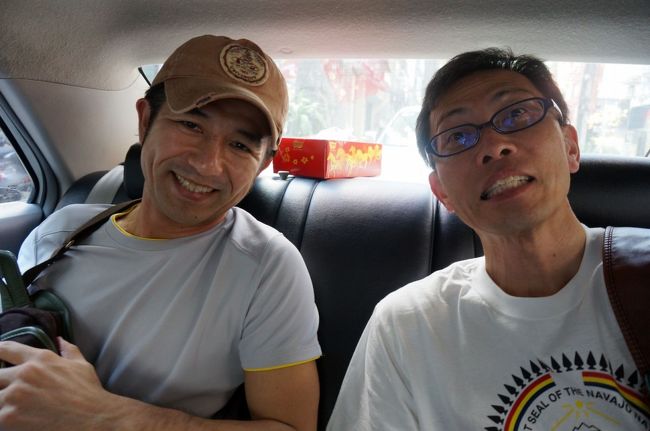 二日目市内観光です<br /><br />現地のツアー会社の専用車で市内を回ります