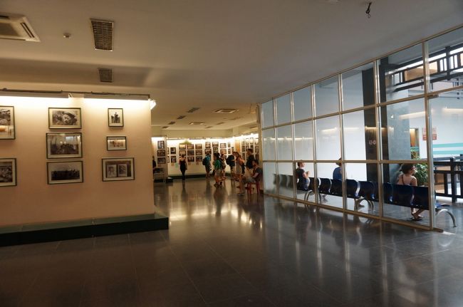 館内には、見るに堪えない写真が多く、戦争に悲惨さを実感します<br />