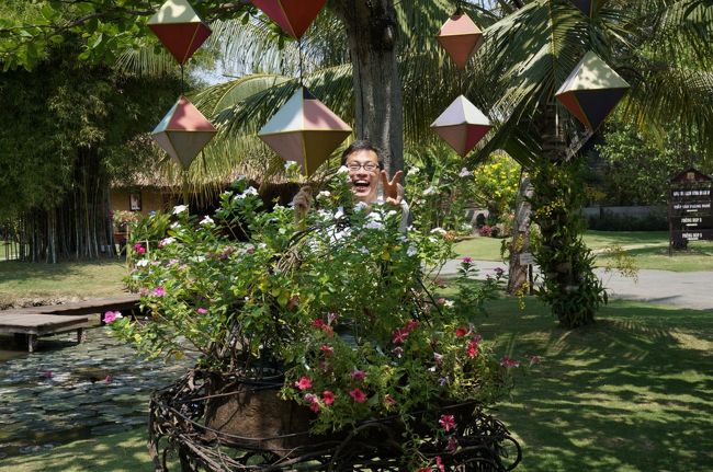 お花を見つけて<br /><br />KIMさん「私とってあげるね」と<br /><br />カメラをちゃんと使うスマートな女性だ