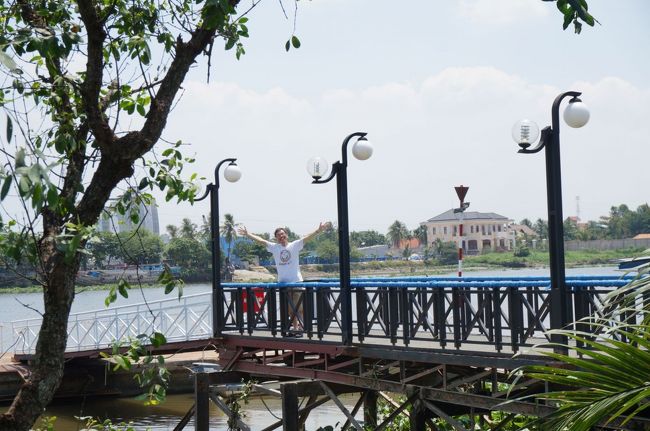 桟橋みたいなところでイェ〜イ