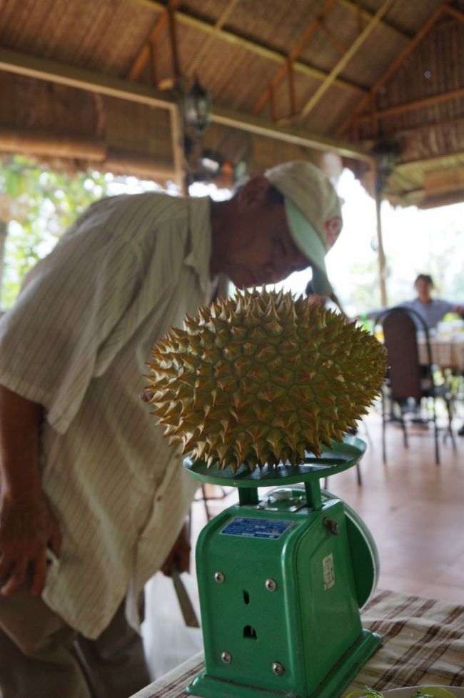 重さを量って。。。。<br /><br />確か70,000ドンほどだった（＝350円）