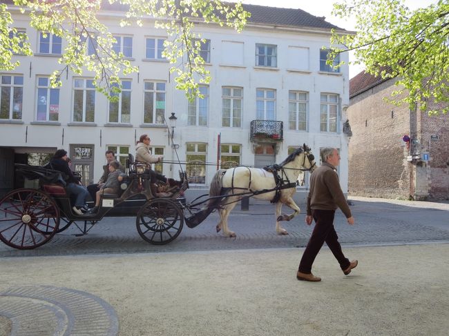 馬車が走ってます。<br /><br />これにも、ちょっと乗ってみたかったな(*^_^*)