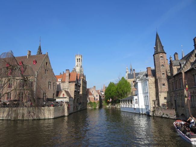 やっぱり、鐘楼、ちょっと傾いてますね♪