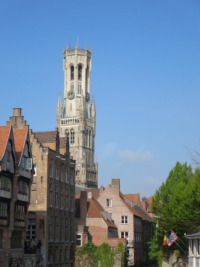 鐘楼のカリヨンの音が、聞こえてきました♪<br /><br />Ｔ島さん「あ、ラッキーですね！　自動演奏の時が多いのですが、今日のは曲が違うから、生演奏ですよ♪」<br /><br />うわー、嬉しいヽ(^o^)丿