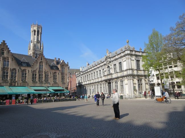 聖血礼拝堂の右には、ブローズディ裁判所