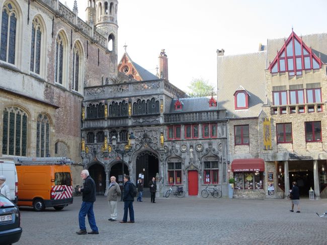 Ｔ島さんによると、聖地礼拝堂には、聖遺物があって、午前中だけ触ることができるのだとか。<br /><br />触ると奇跡が起こると言われてるそうですが、Ｔ島さんにはまだ起きてないそうです(*^_^*)