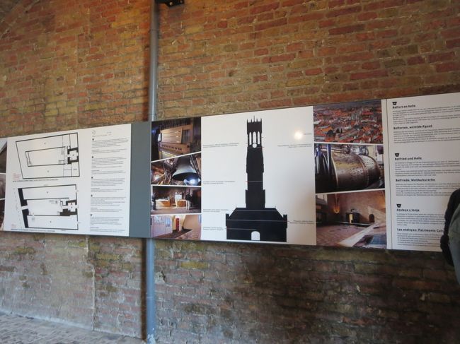 鐘楼の内側に入ってみます。<br /><br />まず、展示物が・・・<br /><br />