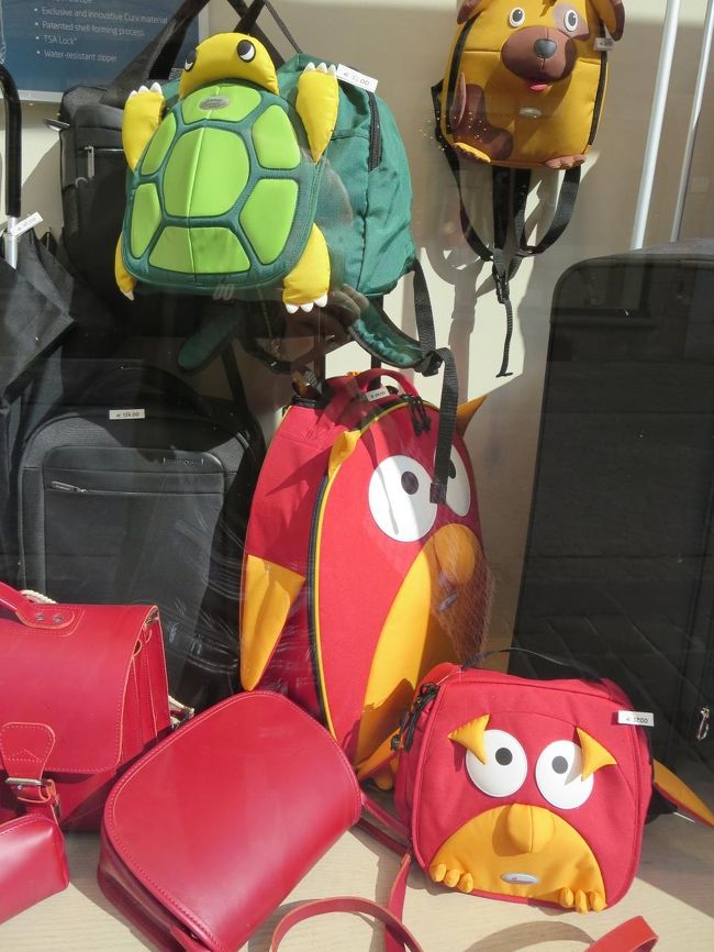 近くのお店で見つけた、可愛いバッグ！<br /><br />キャリー欲しかったけど、荷物になるし、結構なお値段するし、泣く泣くあきらめました・・・。