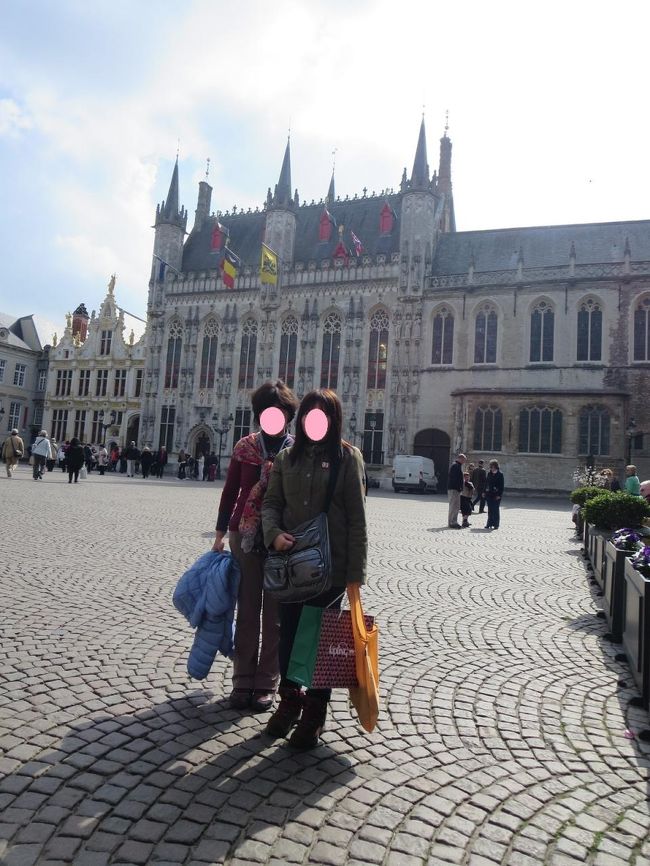 先生ご夫婦に会ったので、奥様と撮っていただきました♪