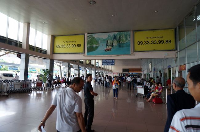 何人かが集まると、一人の男の人が誘導しながら、こっちへと歩き出す・・・<br /><br />何かあったんだなと直感