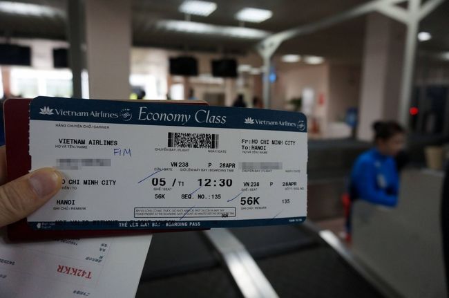 パスポートを渡し１０分ほどで、搭乗券を手にした<br /><br />一緒にいたオーストラリア人の女性二人組は、ベトナム航空は安全なのか？<br /><br />と私に聞いてきたので、ベトナムのフラッグシップだというと、安心したようだった