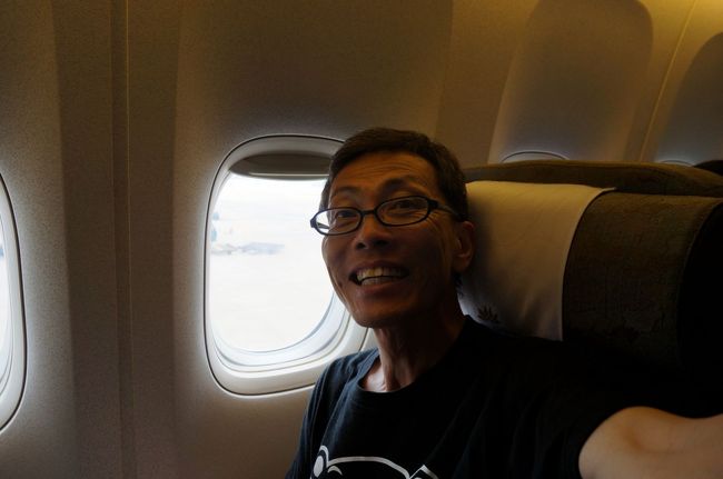 席に収まり、いぇ〜い