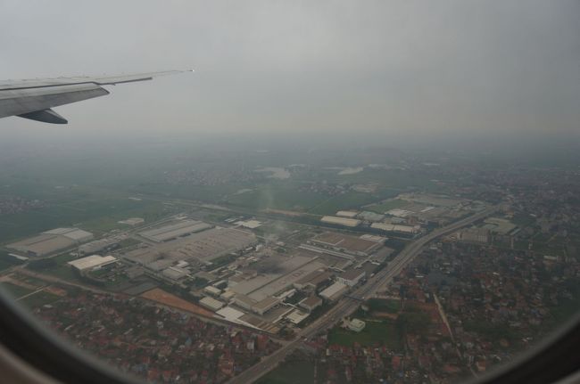 順調なフライトで、ハノイに到着<br /><br />※写真には納めていないが、いまハノイの空港は、新しい建物を建設中<br />今の何倍も大きくなる　いつオープンするのかわくわくである