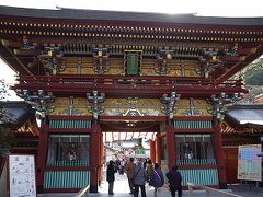 今回は、私の希望により祐徳稲荷神社に参拝してきました。

九州は恵比寿さんとかが多いので稲荷って珍しいですよね。

昼前に出発して、車でお昼食べつつ有徳さんへ