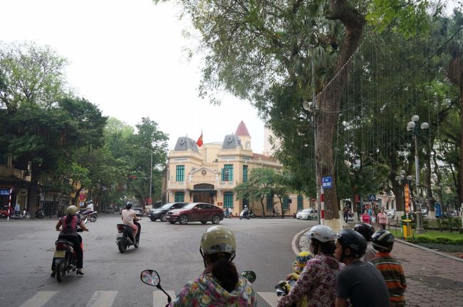 ここなんだっけ?<br /><br />バイクに乗りながら、女の子に教えてもらったけれど、忘れちゃいました・・・