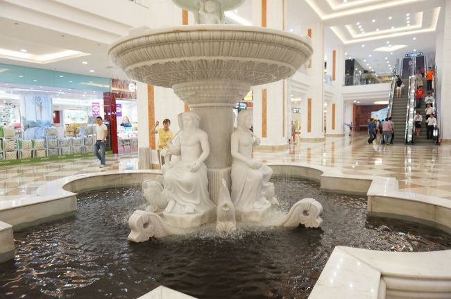 中は大変おしゃれで、近代的です