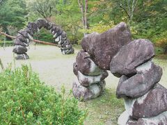 　これは、目覚めの床の美術公園にある空充秋氏の作品で「浦島太郎物語」の一部です。