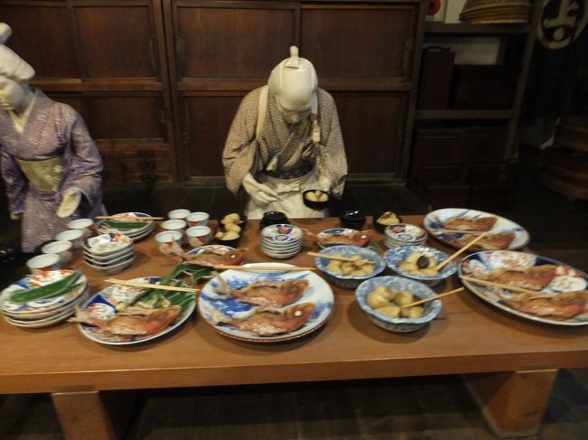 せっせと準備をしている様子も再現されています。やはりごちそうと言えば鯛ですね。