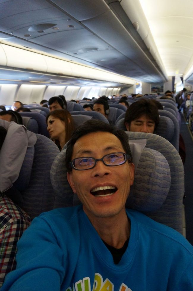 搭乗<br /><br />日本に帰ります<br /><br />台北までの飛行機は、そこそこ混んでいた