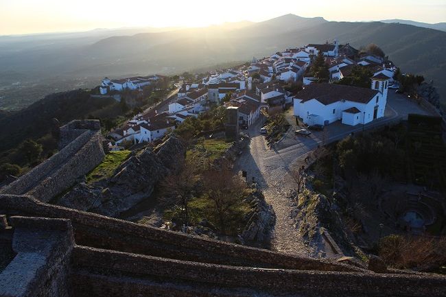 マルヴァオン城から村を見たところ。