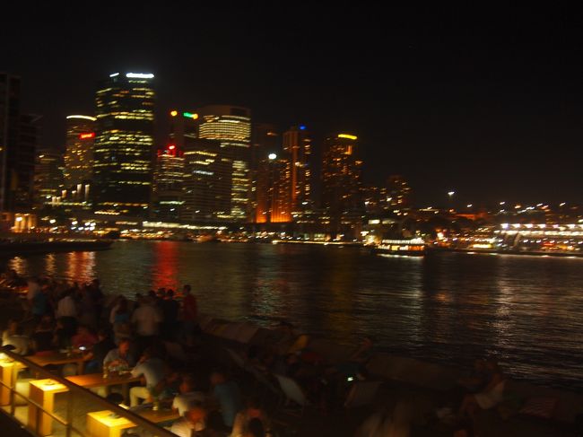 クラシックに限らずあらゆる音楽芸術が同時進行しててそれを肴に夜更けまで幸せな時間が過ごせるオペラハウスは絶対がっかりスポットに非ず！