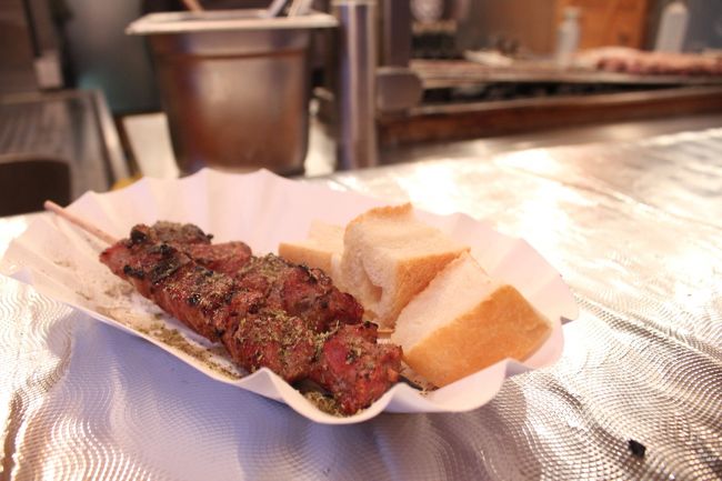焼き鶏ではなくラムの串焼き。おいしい！