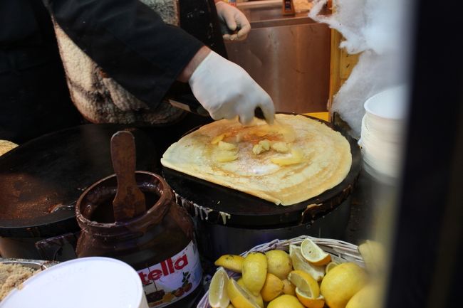 リンゴとお酒のクレープをオーダー。