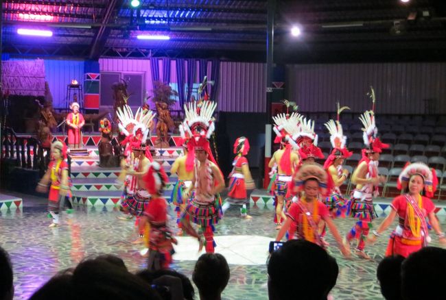 2014春、台湾旅行記9(21)：5月8日(5)：台東から花蓮へ、八仙洞、アミ族の民族舞踊