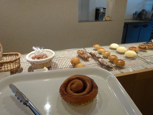 夕方で種類が少なくて<br /><br />買ったのはシナモンロール<br /><br />￥210<br /><br />ヤバイ･･･京都カフェに続きパン屋も<br /><br />周りたくなってきた･･･