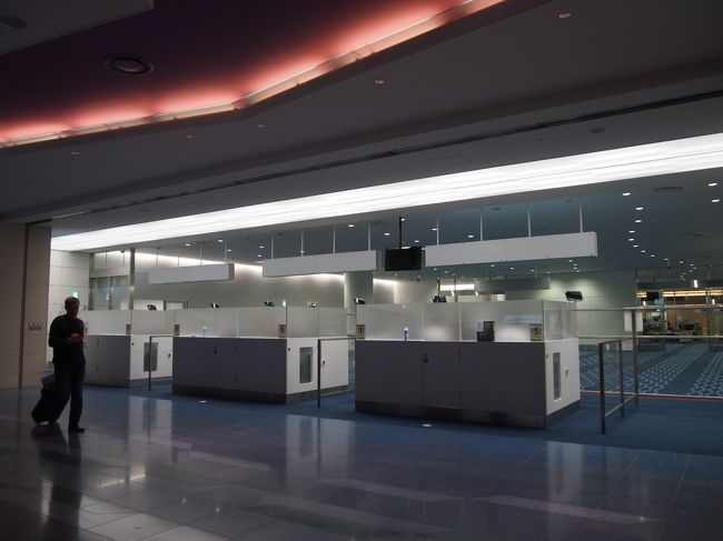 出国審査ブースの数が増えていました。<br />オリンピックもあることだし、羽田からの便が増えるんでしょうね。