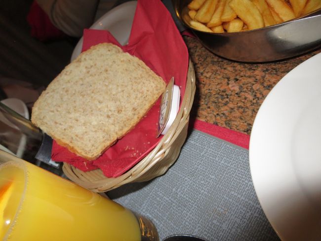 パンも、フワフワでおいしい♪