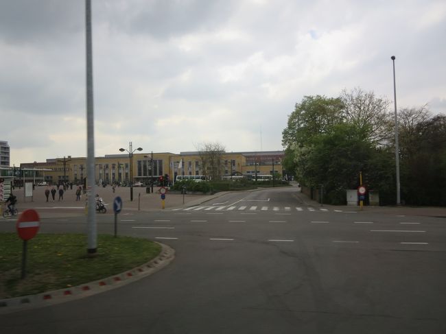 バスに乗り込み、最後の観光に、ブリュッセル中心へ向かいます。